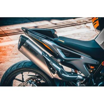 Silenciador Akrapovic "Slip-On Line"
