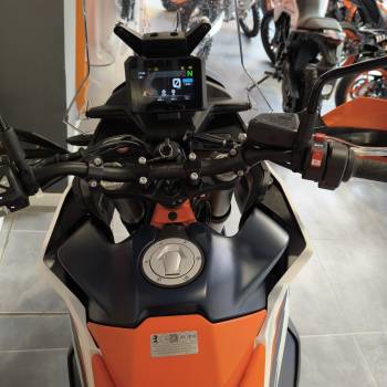 KM0 890 Adventure R 2025 + Tech Pack gratis - Moto KTM Travel