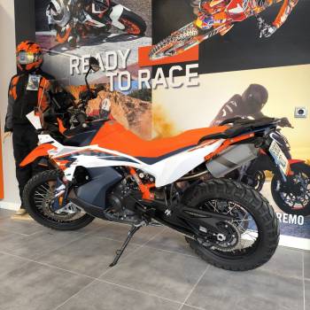 KM0 890 Adventure R 2025 + Tech Pack gratis - Moto KTM Travel